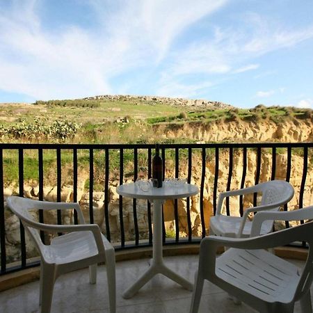 Spacious Apartment In Marsalforn, Gozo Exterior photo