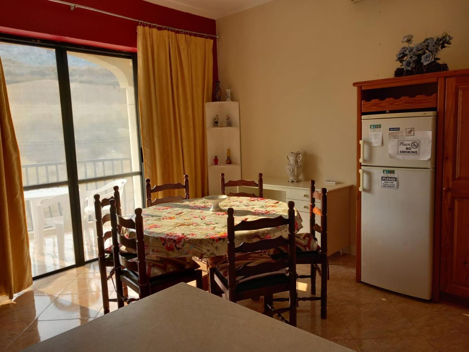 Spacious Apartment In Marsalforn, Gozo Exterior photo
